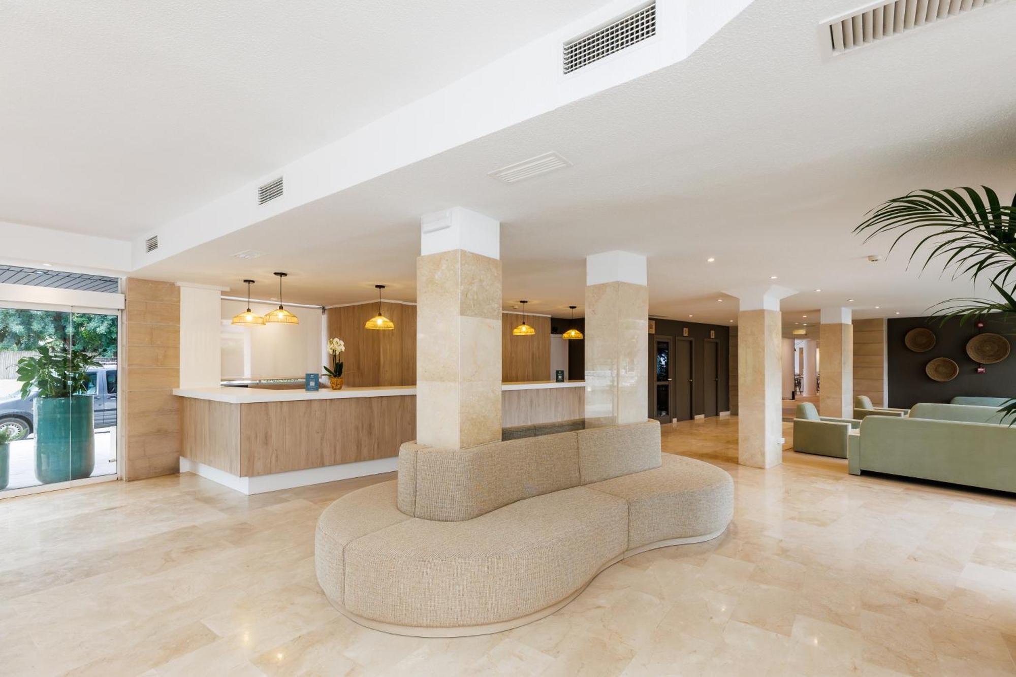 O7 Alondra Hotel